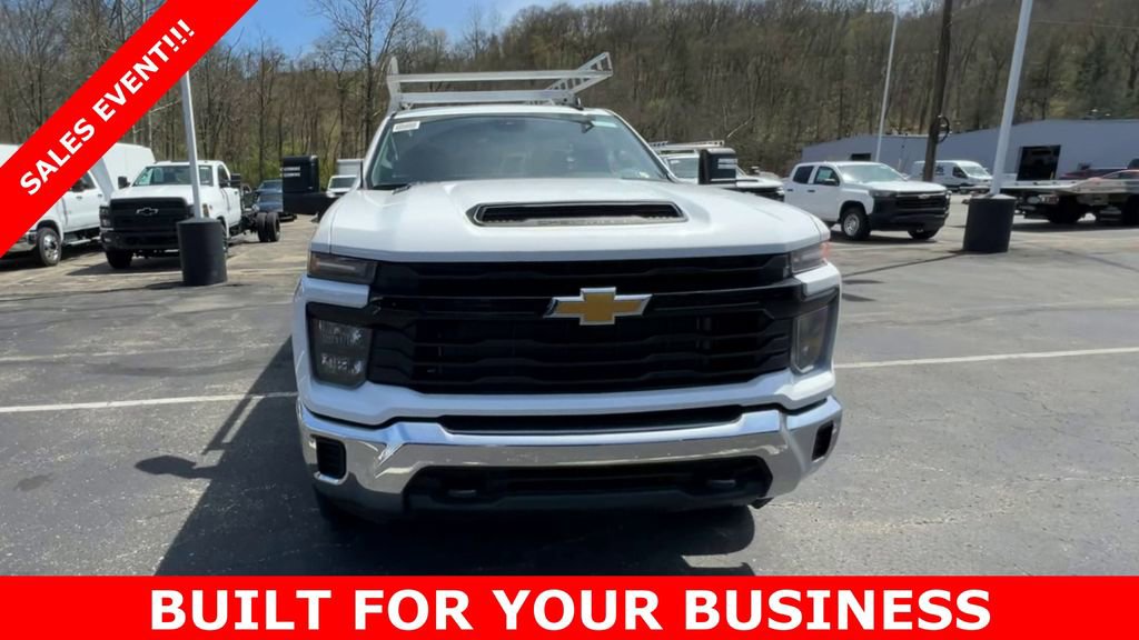 2024 Chevrolet Silverado 3500HD photo 3