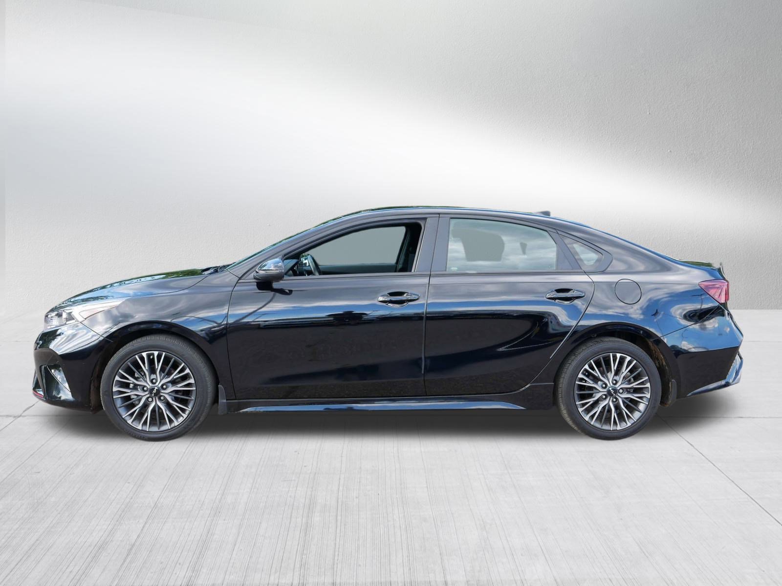 2024 Kia Forte GT-Line photo 4