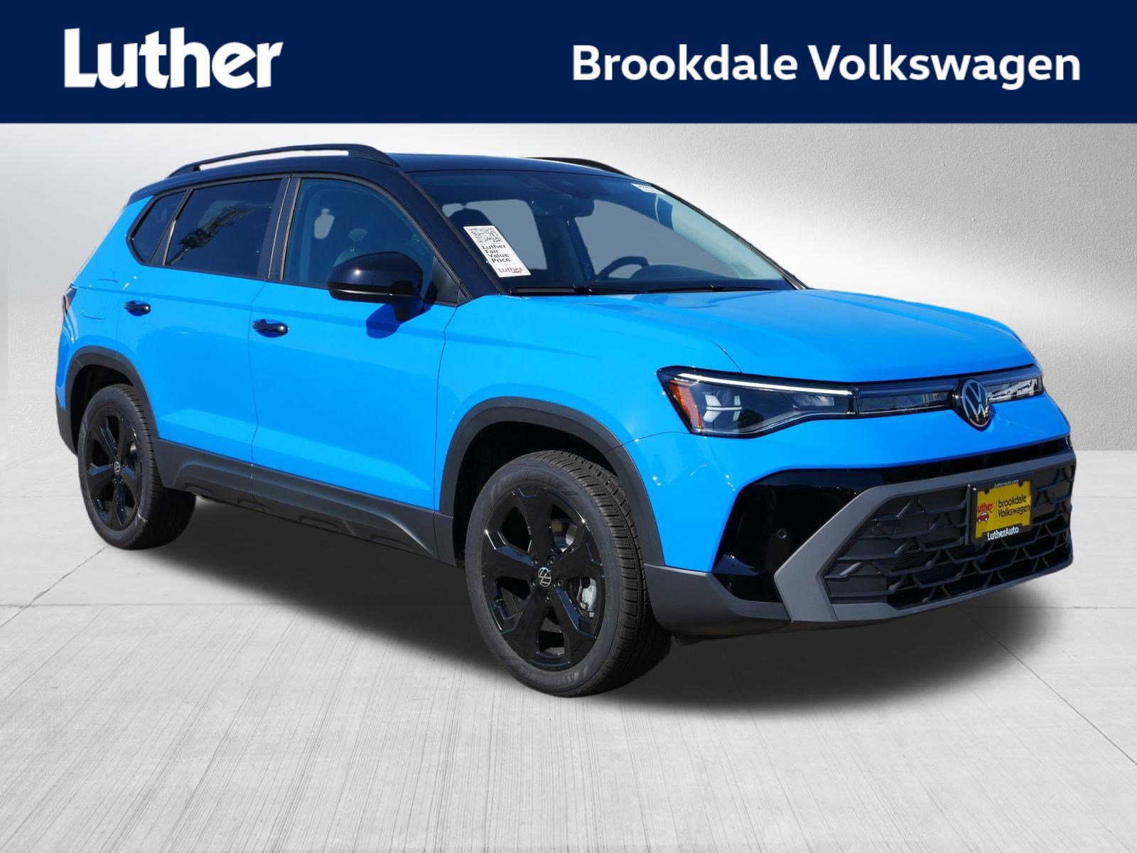 2025 Volkswagen Taos SE Black's photo