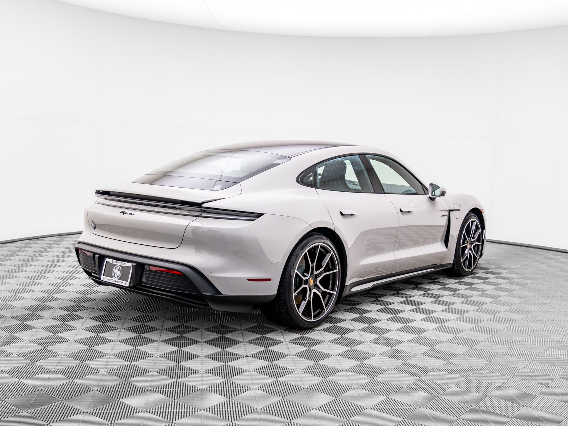 2025 Porsche Taycan 4 photo 6