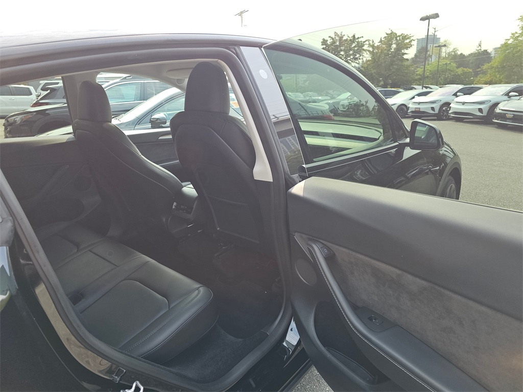 2023 Tesla Model Y Performance photo 13