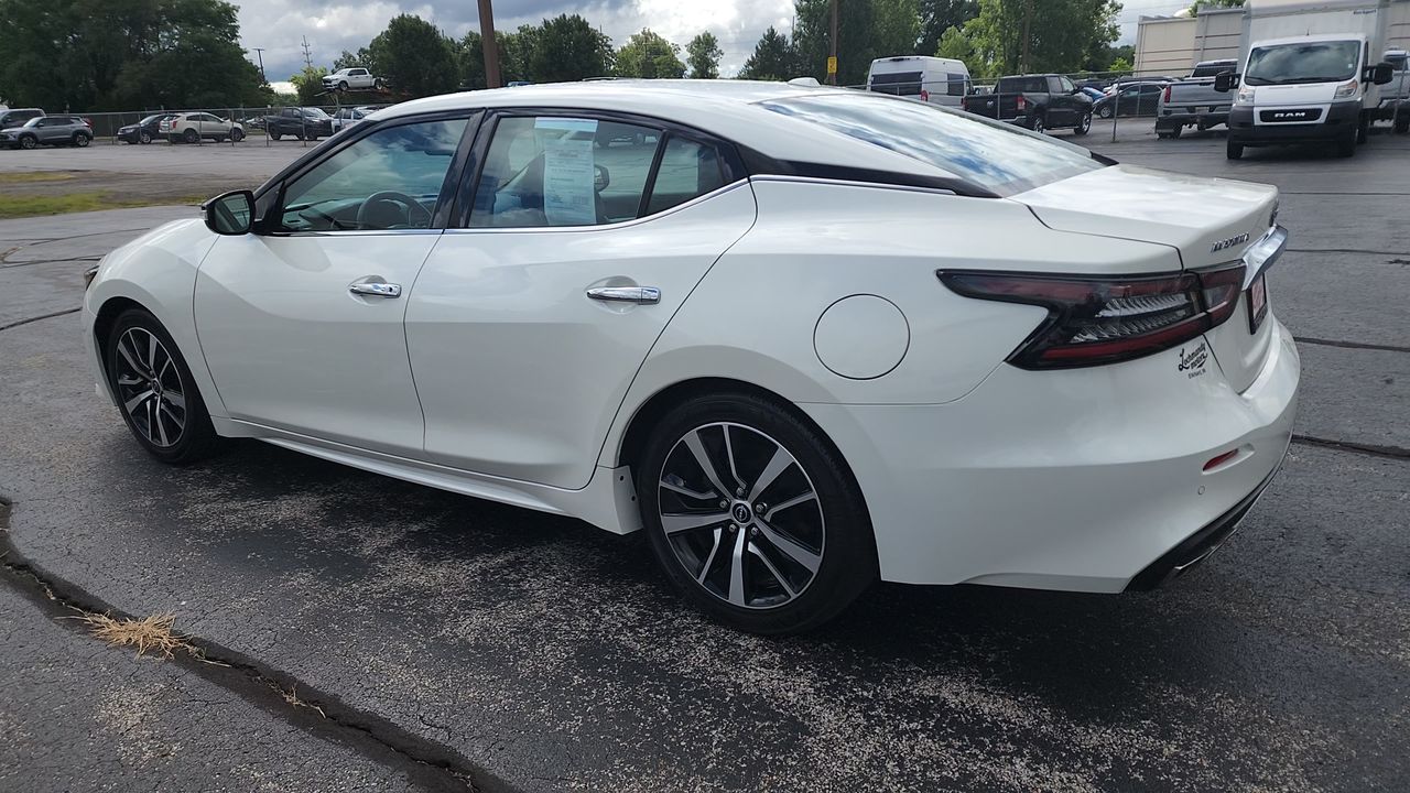 2023 Nissan Maxima SV photo 6