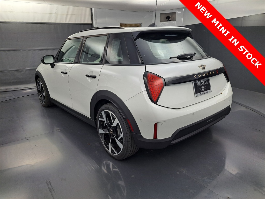 2025 Mini Cooper 4 Door Hardtop Signature photo 4