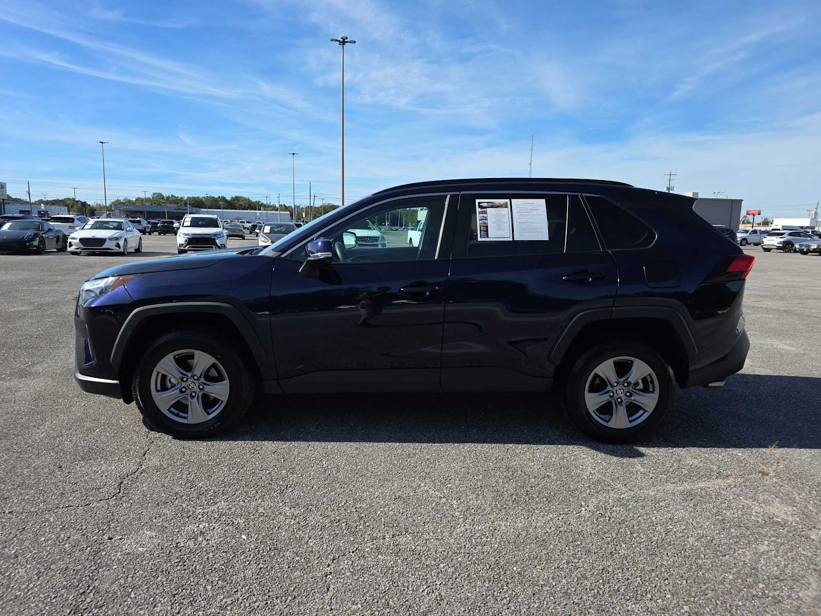 2024 Toyota RAV4 XLE photo 3