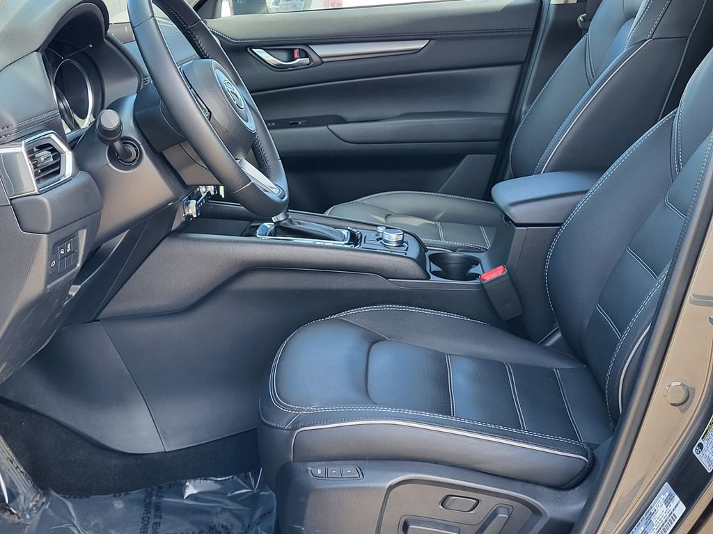 2024 Mazda CX-5 2.5 S Preferred photo 8