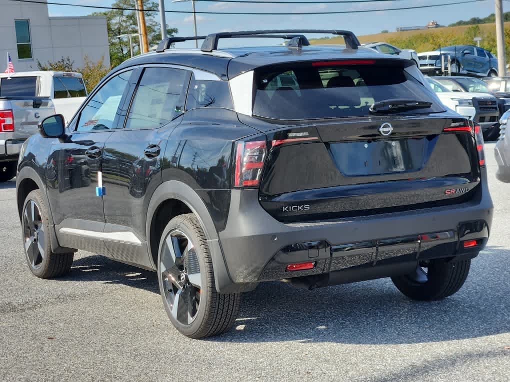2026 Nissan Kicks SR photo 4