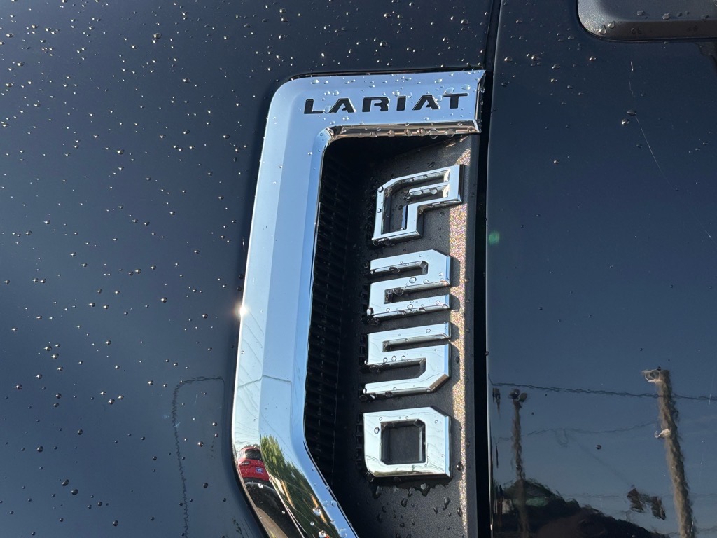2022 Ford F-250 Lariat photo 5