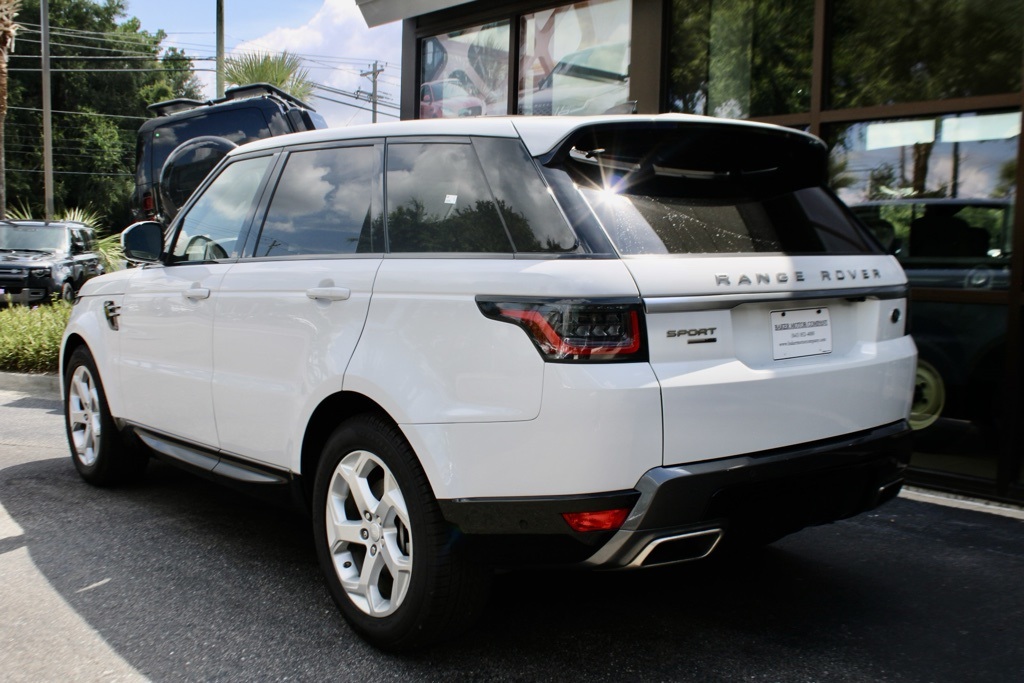 2018 Land Rover Range Rover Sport HSE photo 3