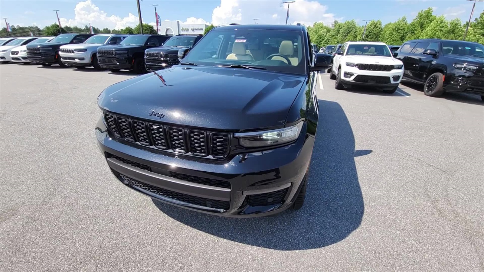 2025 Jeep Grand Cherokee Limited photo 7