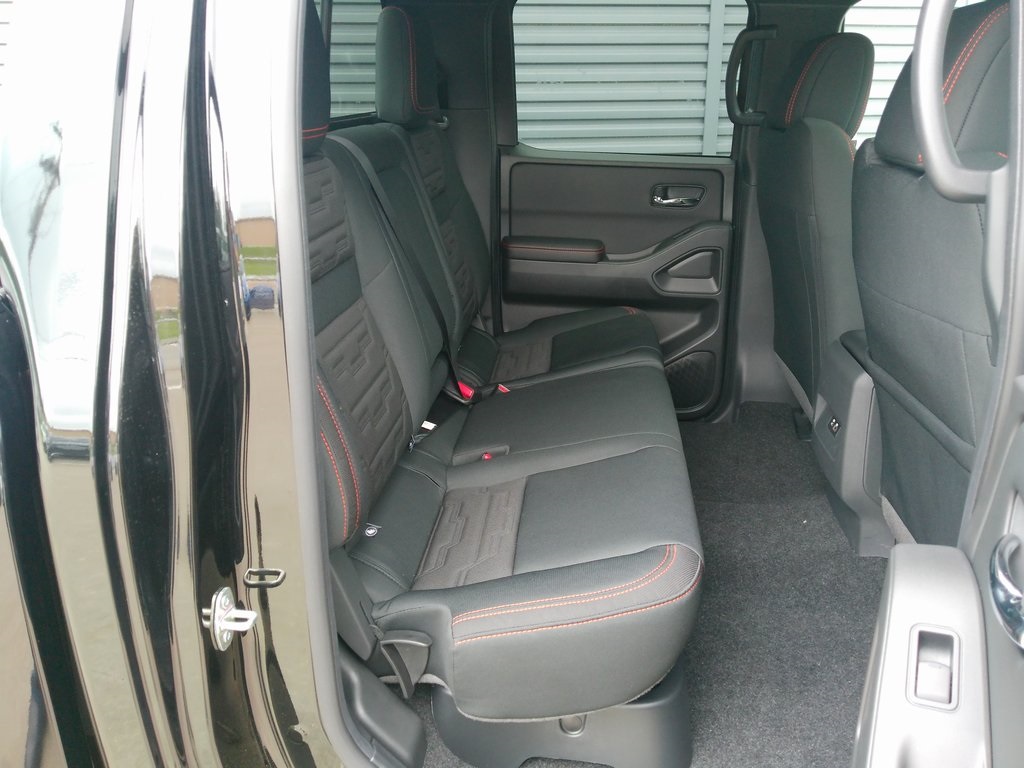 2025 Nissan Frontier Crew Cab PRO-4X photo 14