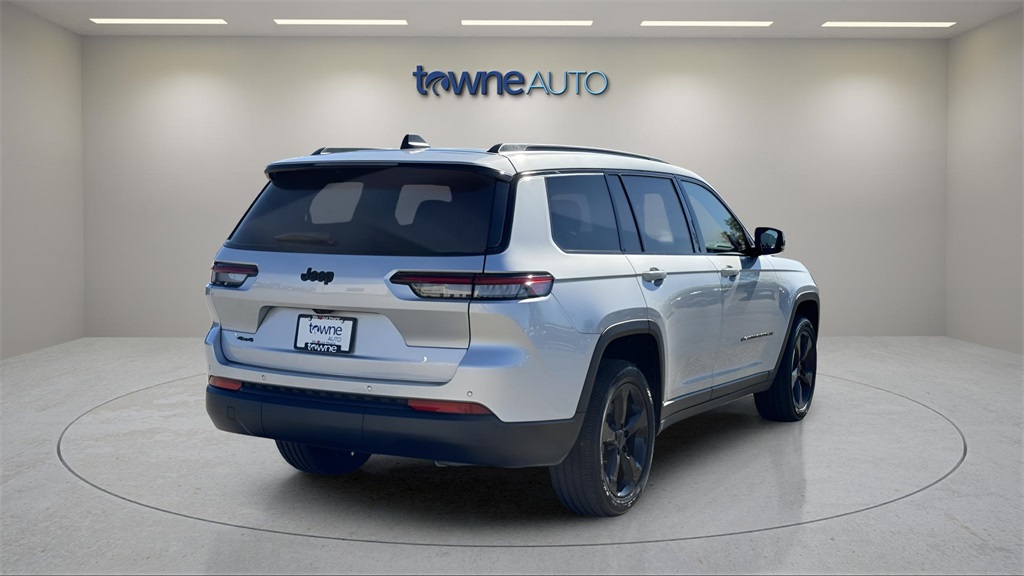 2023 Jeep Grand Cherokee Altitude photo 4