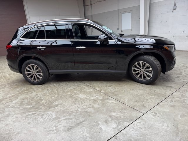 2026 Mercedes Benz GLC 300 4MATIC photo 4