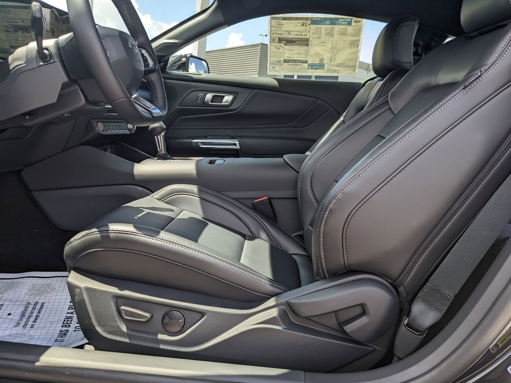 2025 Ford Mustang EcoBoost Premium photo 12