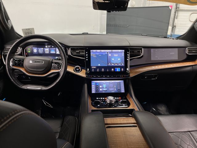2024 Jeep Grand Wagoneer III photo 4