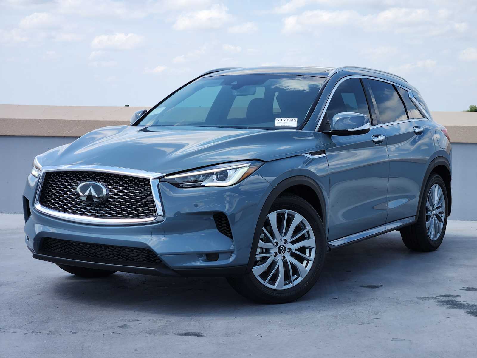 2025 INFINITI QX50 LUXE