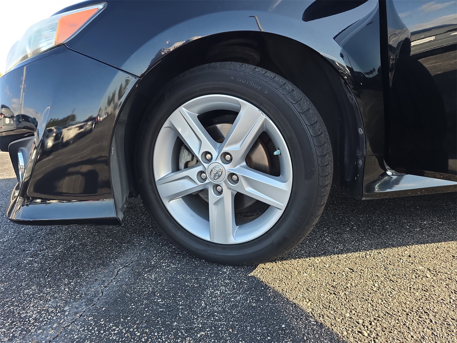 2013 Toyota Camry SE photo 21