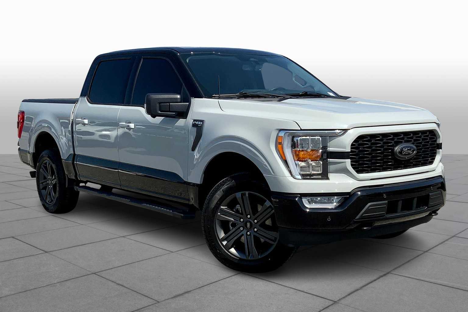 2023 Ford F-150 XLT photo 2