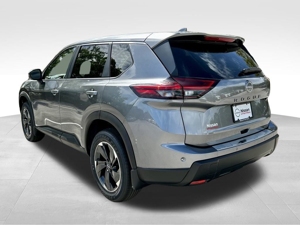 2025 Nissan Rogue SV photo 3