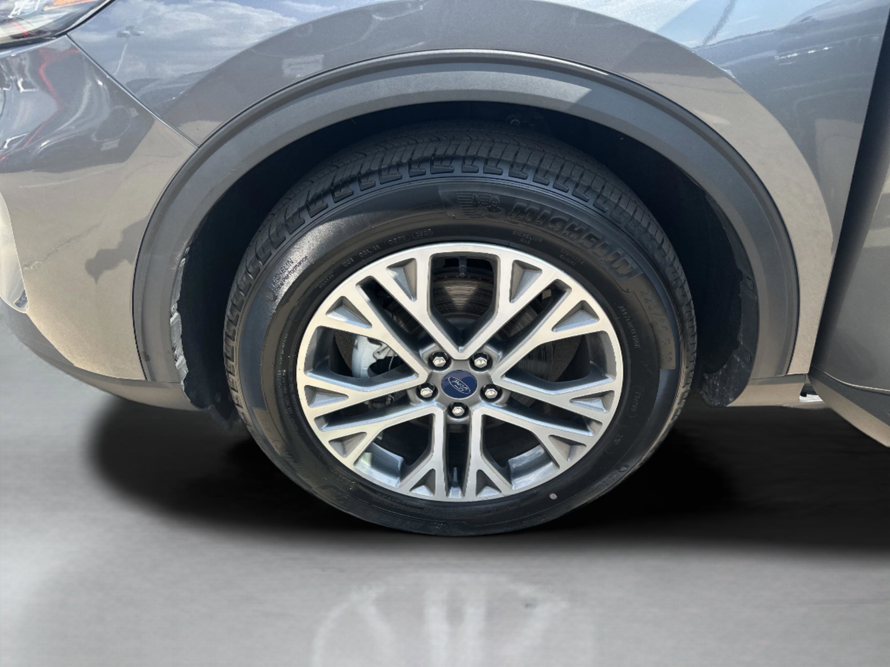 2021 Ford Escape SEL photo 23
