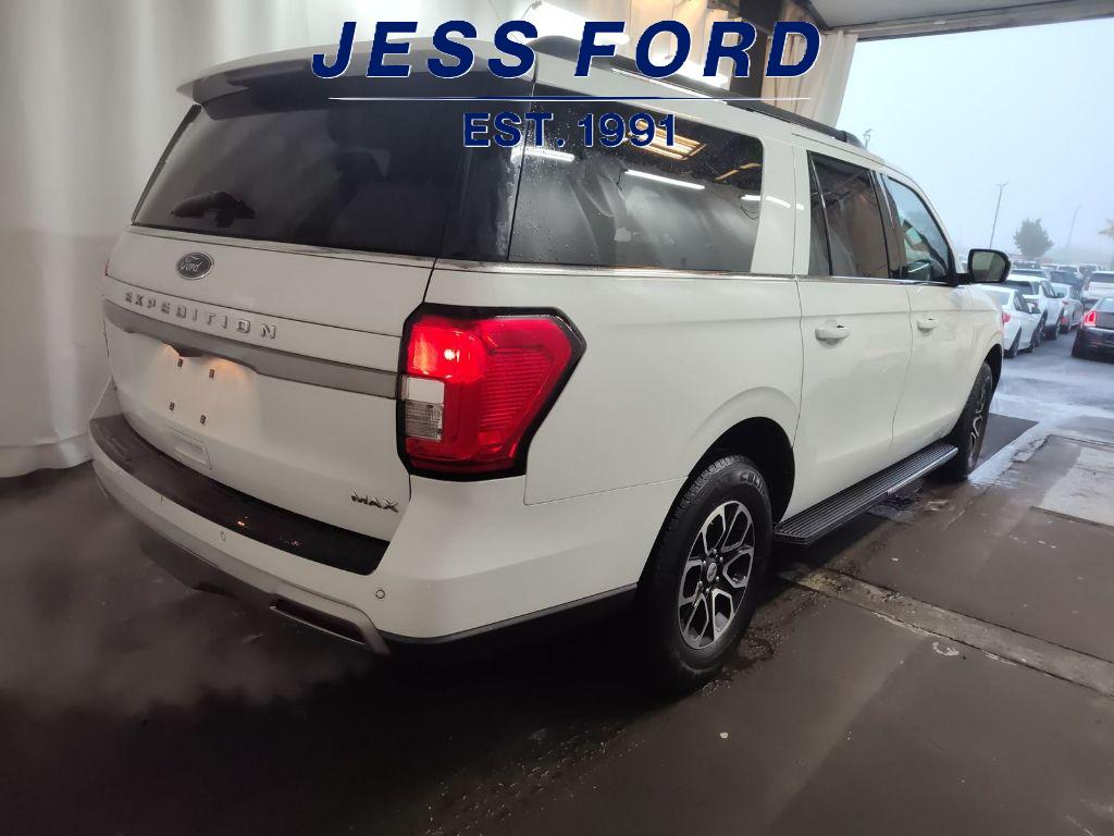 2023 Ford Expedition MAX XLT photo 2