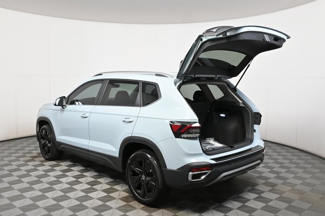 2025 Volkswagen Taos SE photo 24
