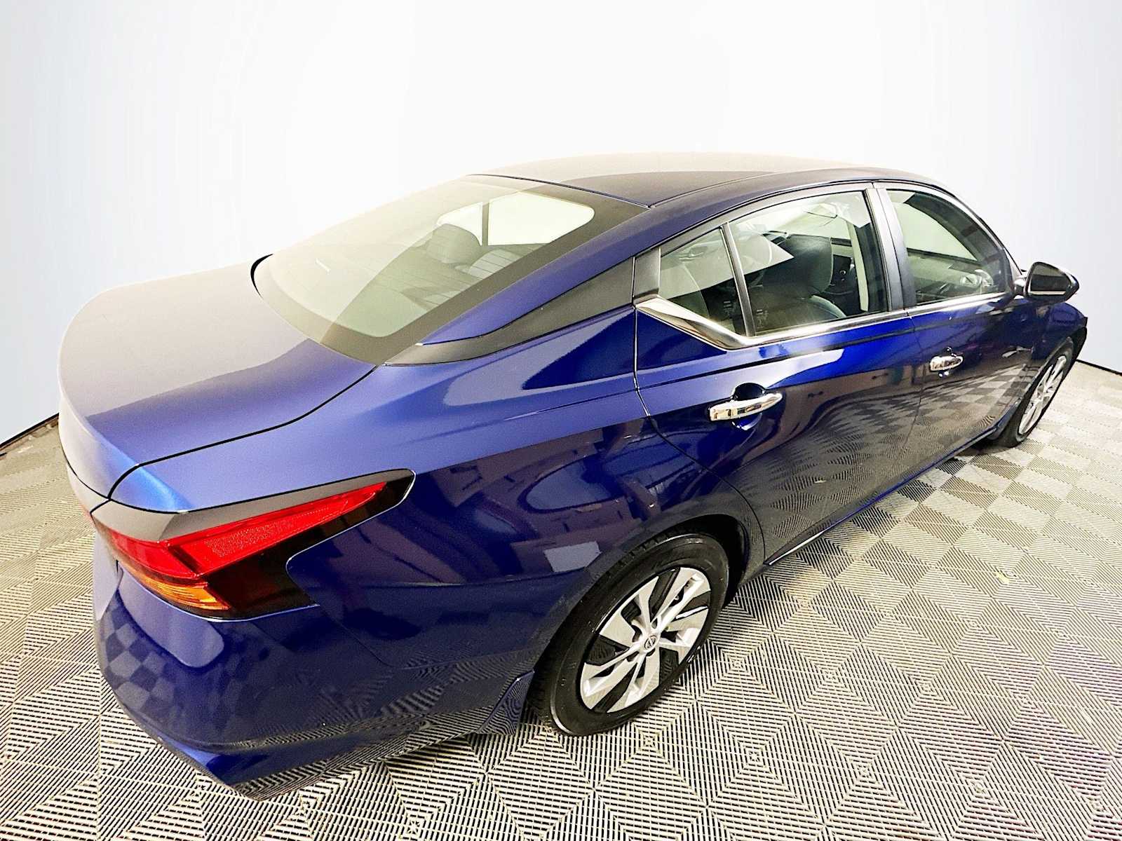 2023 Nissan Altima 2.5 S photo 4