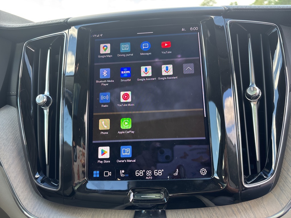 2022 Volvo XC60 B5 Inscription photo 28