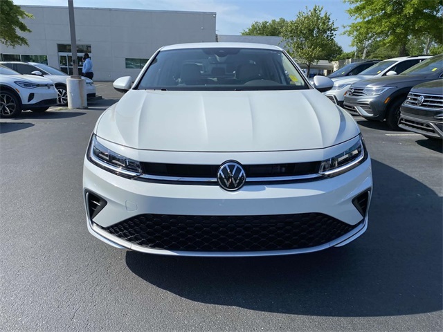 2025 Volkswagen Jetta 1.5T SE photo 2