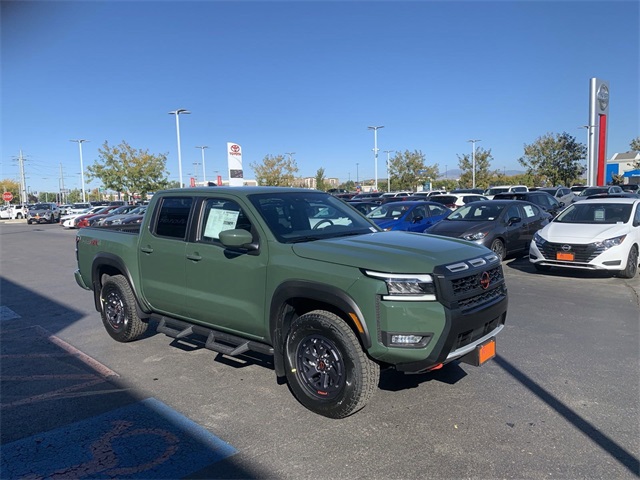 2025 Nissan Frontier PRO-4X photo 3