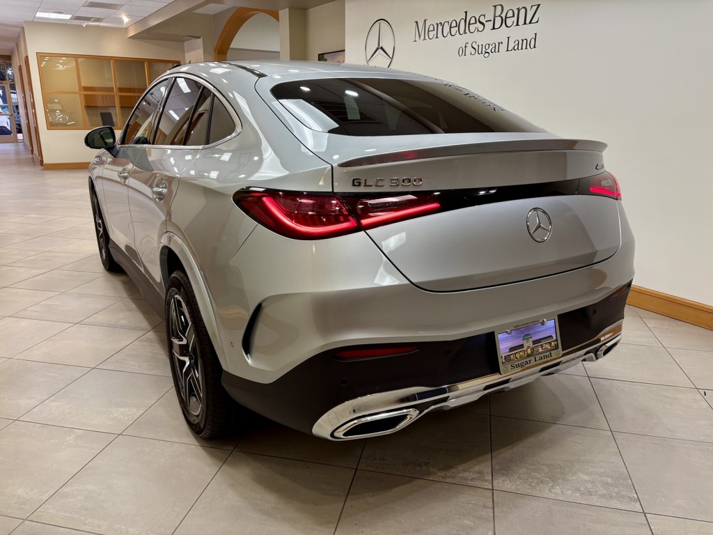 2026 Mercedes Benz GLC 300 4MATIC photo 3