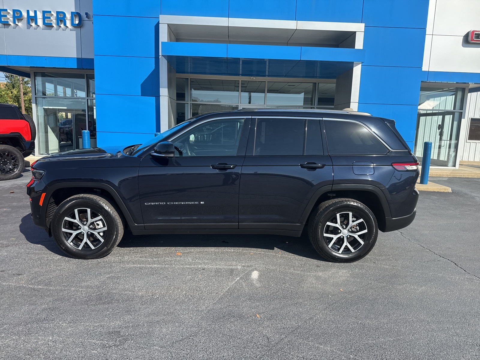 2023 Jeep Grand Cherokee Limited photo 3