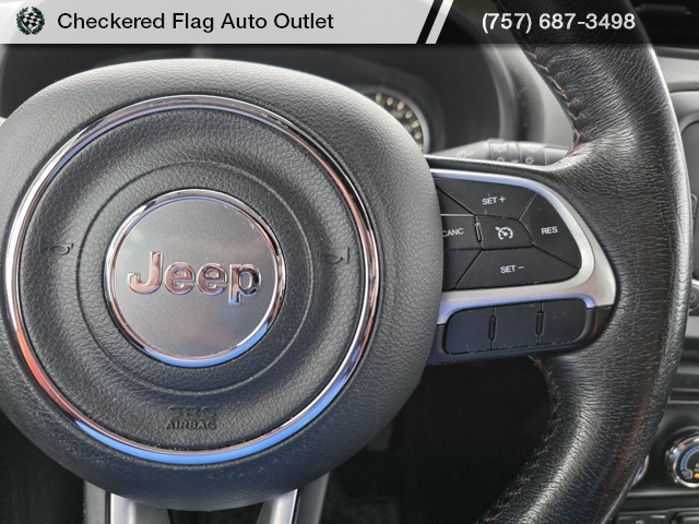 2016 Jeep Renegade Trailhawk photo 14