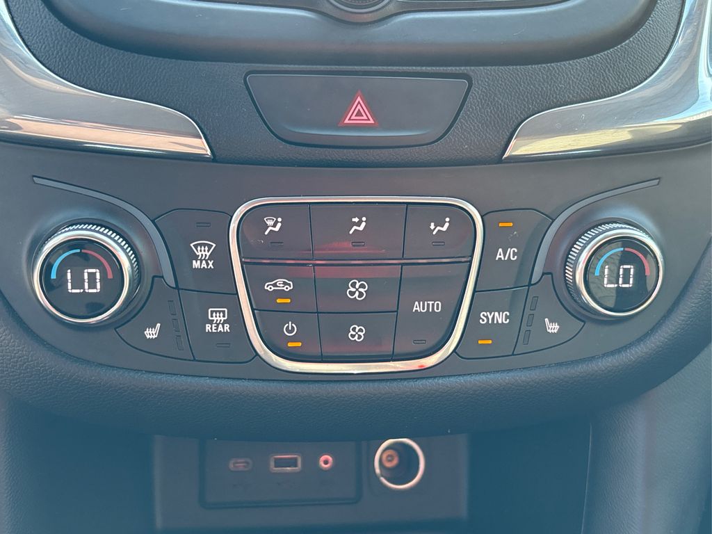 2020 Chevrolet Equinox LT photo 27