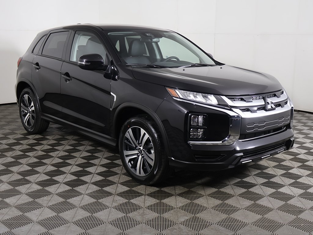2025 Mitsubishi Outlander Sport SE photo 2