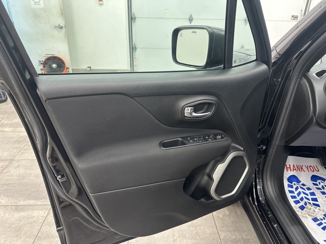 2021 Jeep Renegade Latitude photo 23