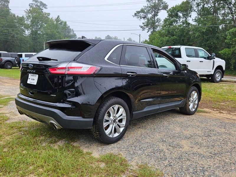 2023 Ford Edge Titanium photo 14