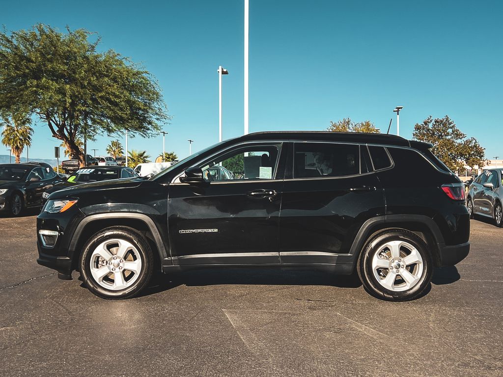 2019 Jeep Compass Latitude photo 2