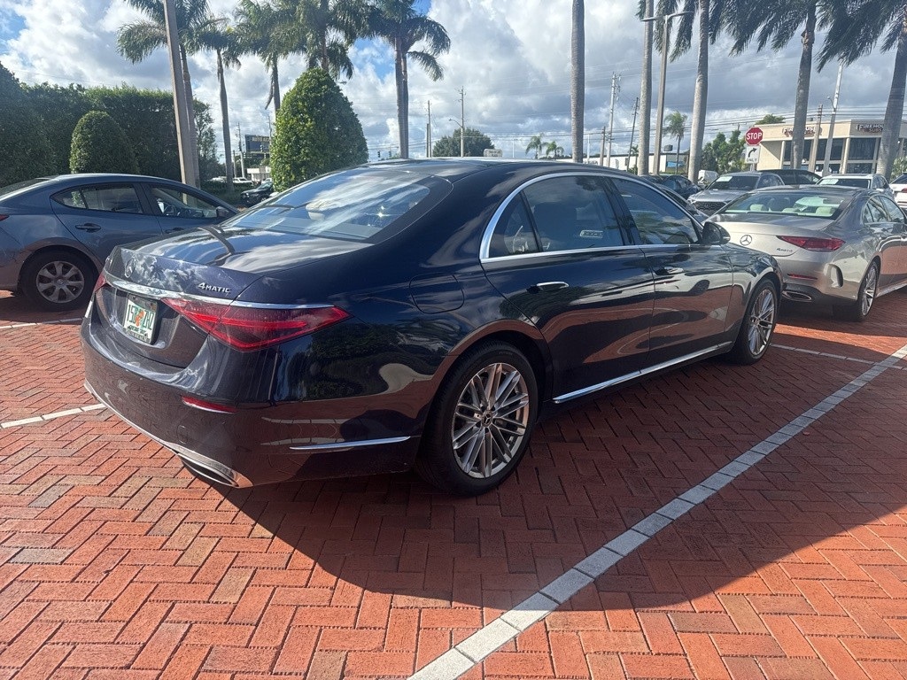 2022 Mercedes Benz S 580 4MATIC photo 2