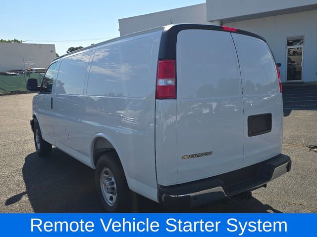 2025 Chevrolet Express Cargo 2500 photo 2