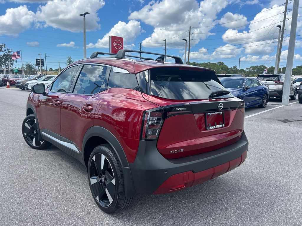 2026 Nissan Kicks SR photo 3