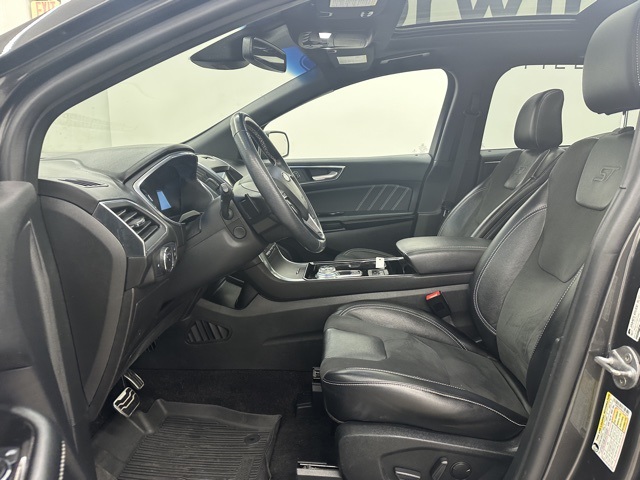 2020 Ford Edge ST photo 20