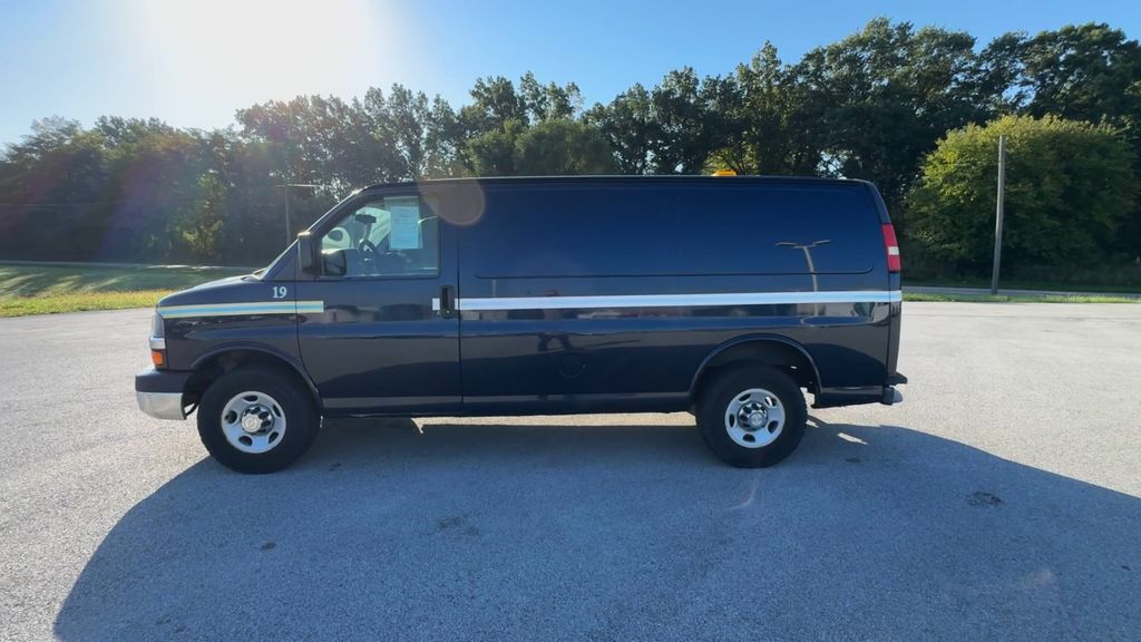 2012 Chevrolet Express 2500 Work Van photo 3