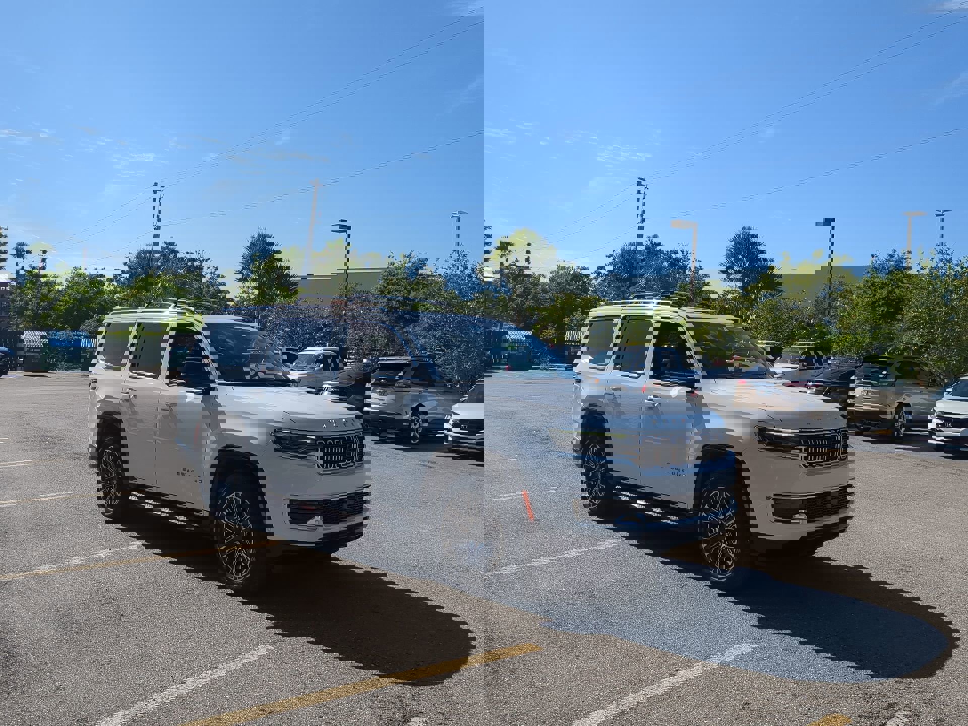 1C4SJVAT0PS508995