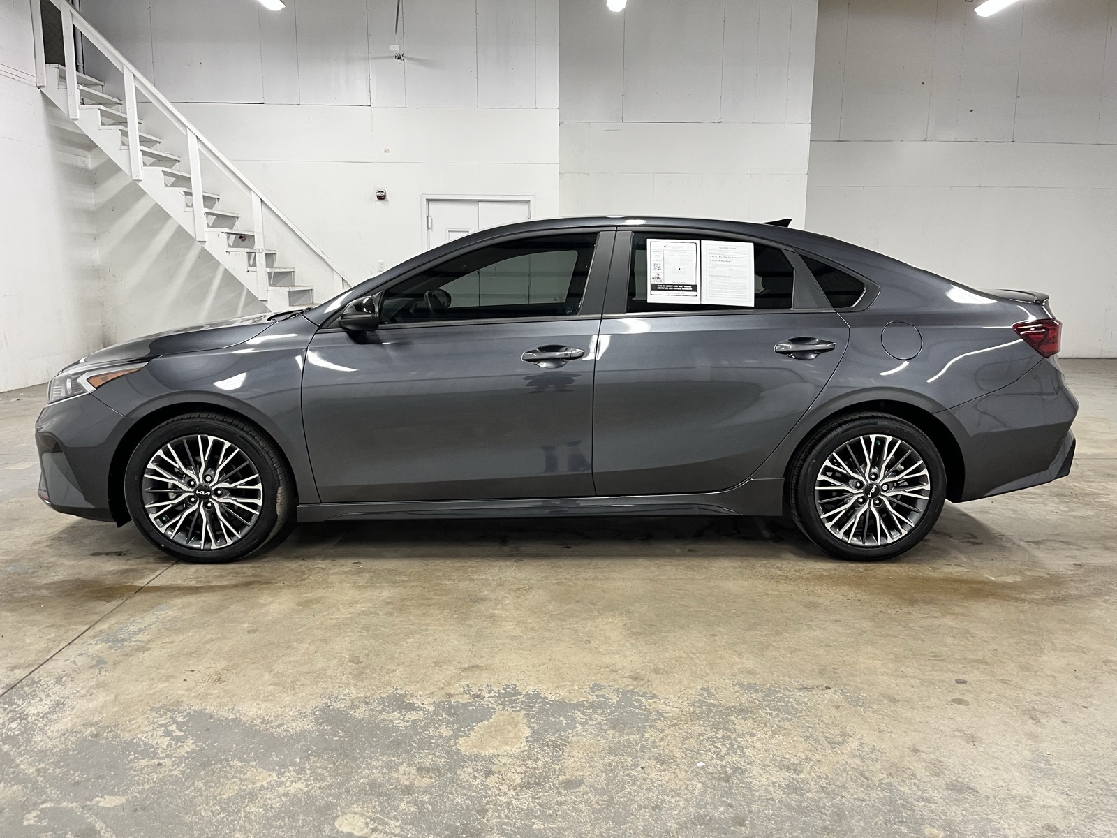 2024 Kia Forte GT-Line photo 4