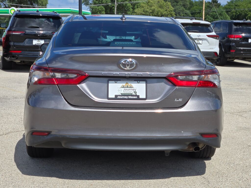 2022 Toyota Camry LE photo 10