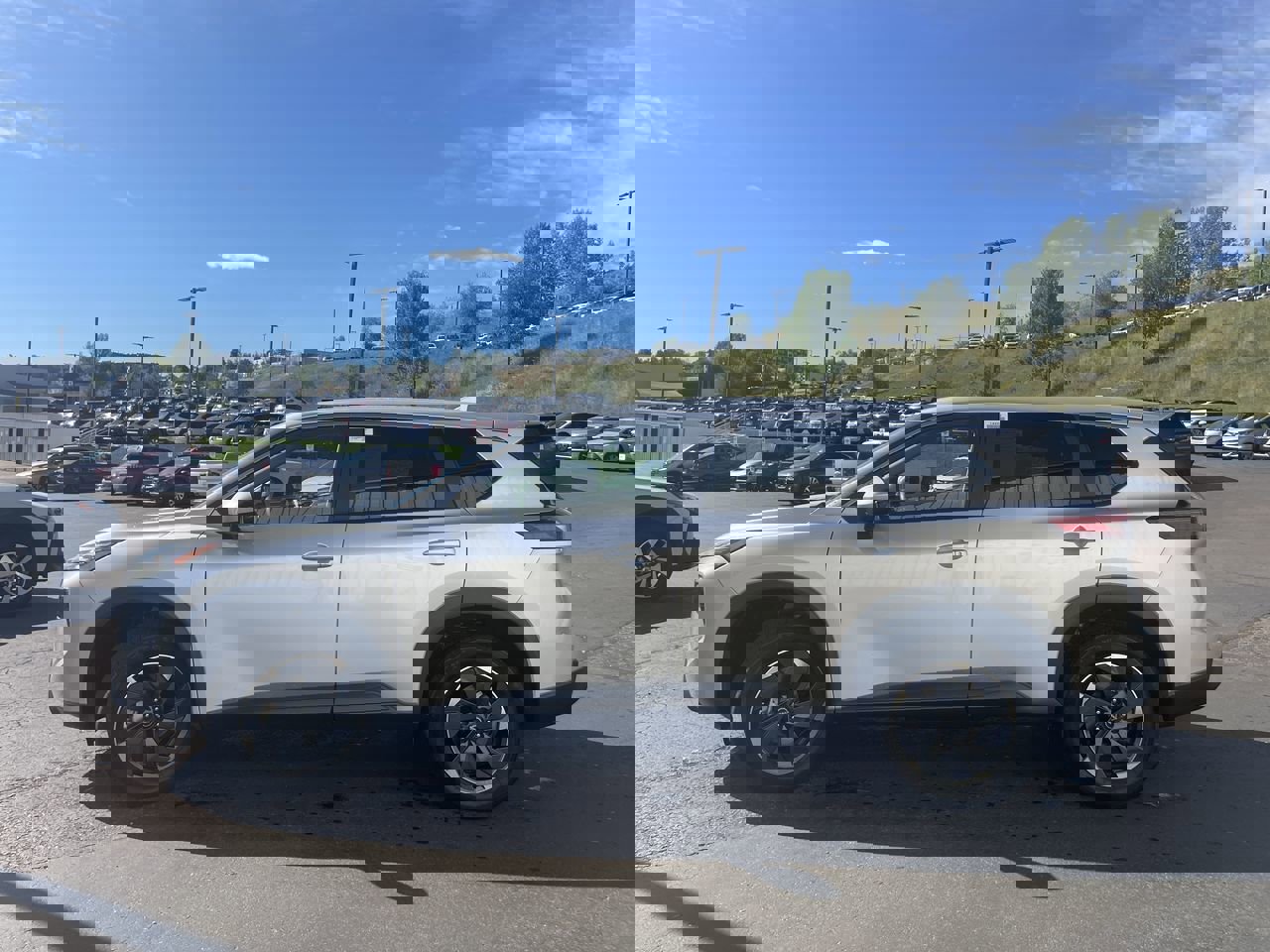 2024 Nissan Rogue SV photo 4