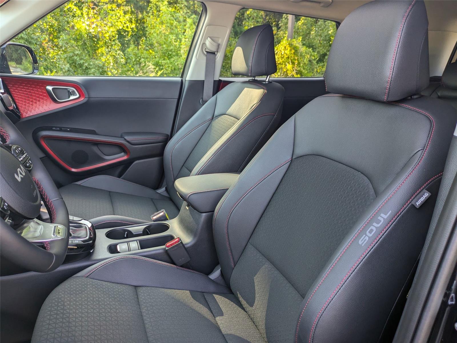 2025 Kia Soul GT-Line photo 14