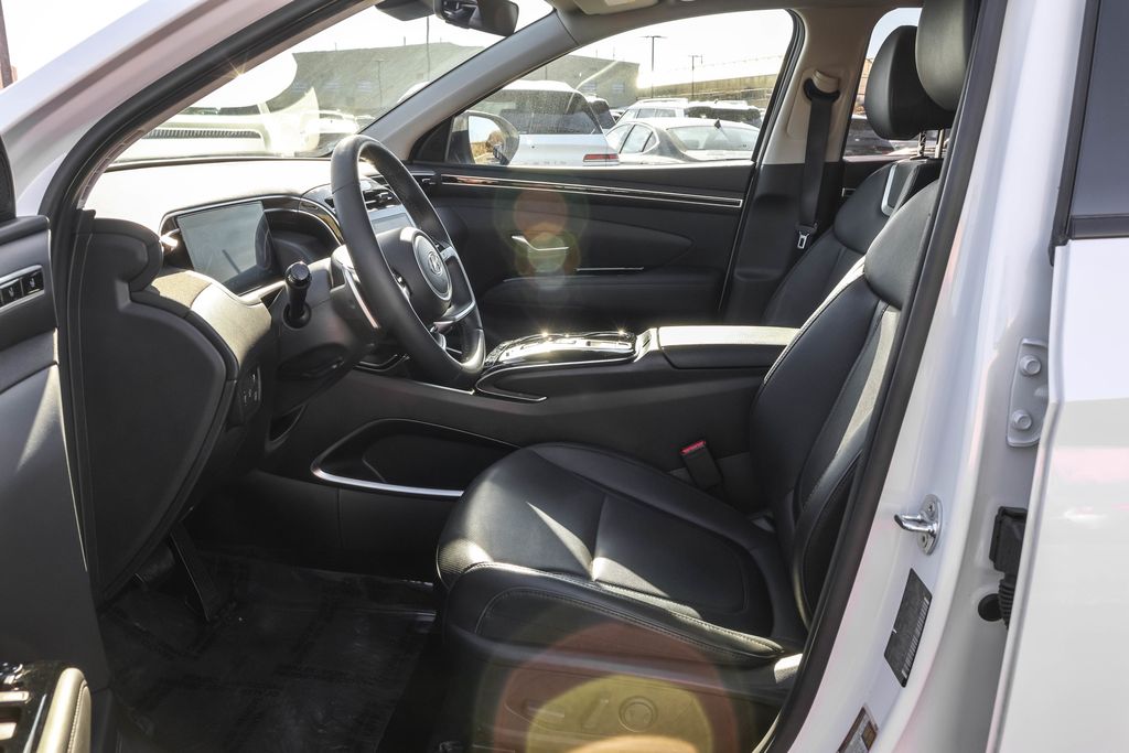 2024 Hyundai Tucson Hybrid Limited photo 2