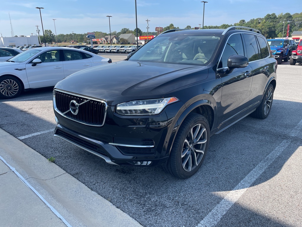 2018 Volvo XC90 T5 Momentum photo 2