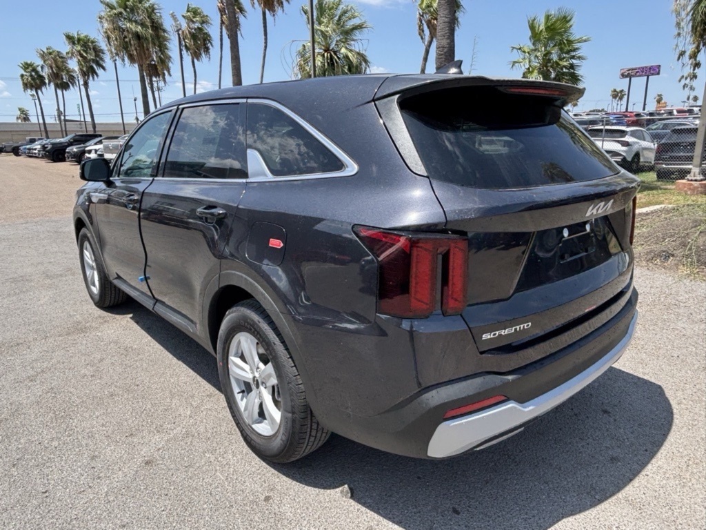 2026 Kia Sorento LX photo 3